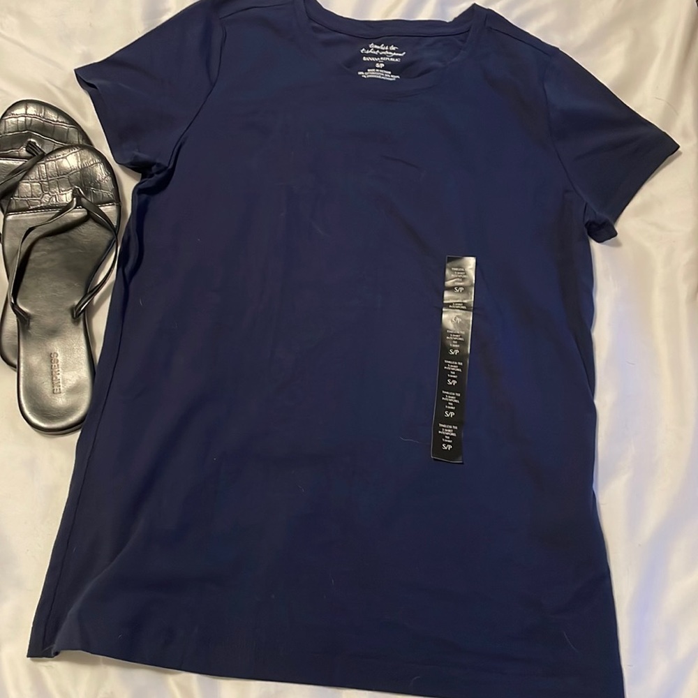 Banana Republic tee